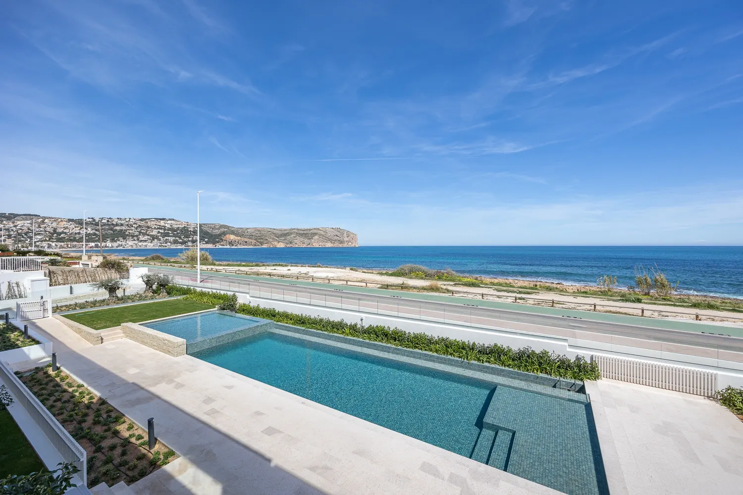 Piscina y primera línea de playa de Son de Mar